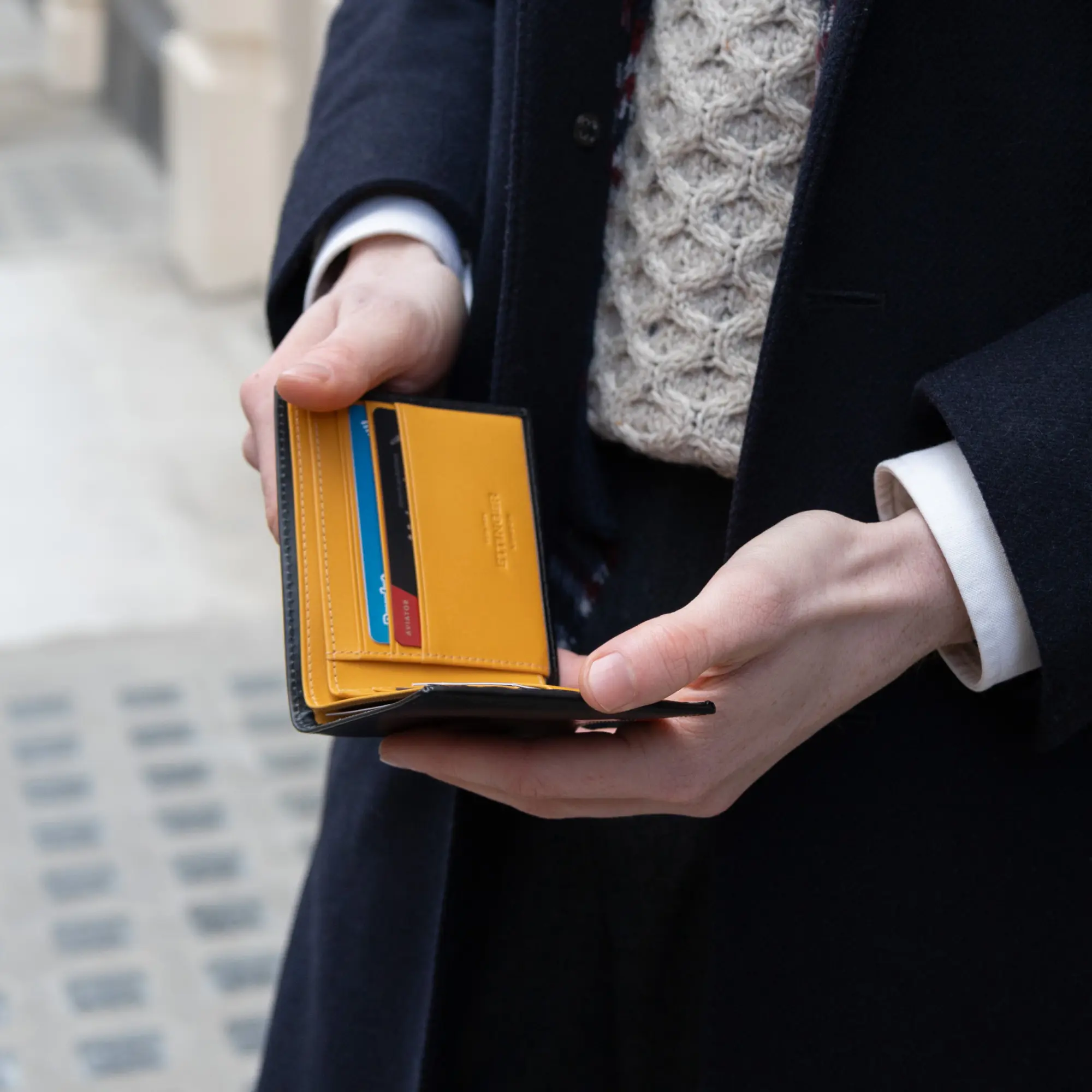 Bridle Hide Billfold Wallet with 6 C/C - Image 8