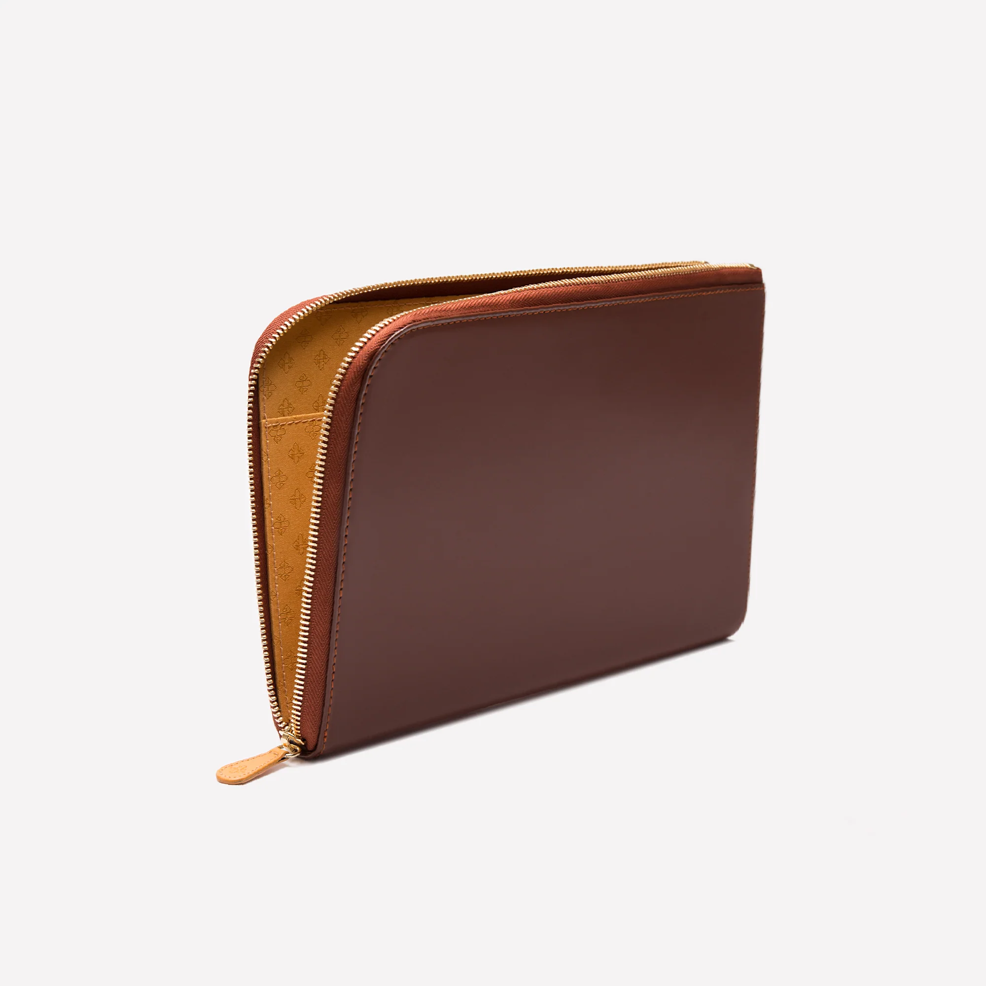 Bridle Hide Medium Zip Pouch - Image 29