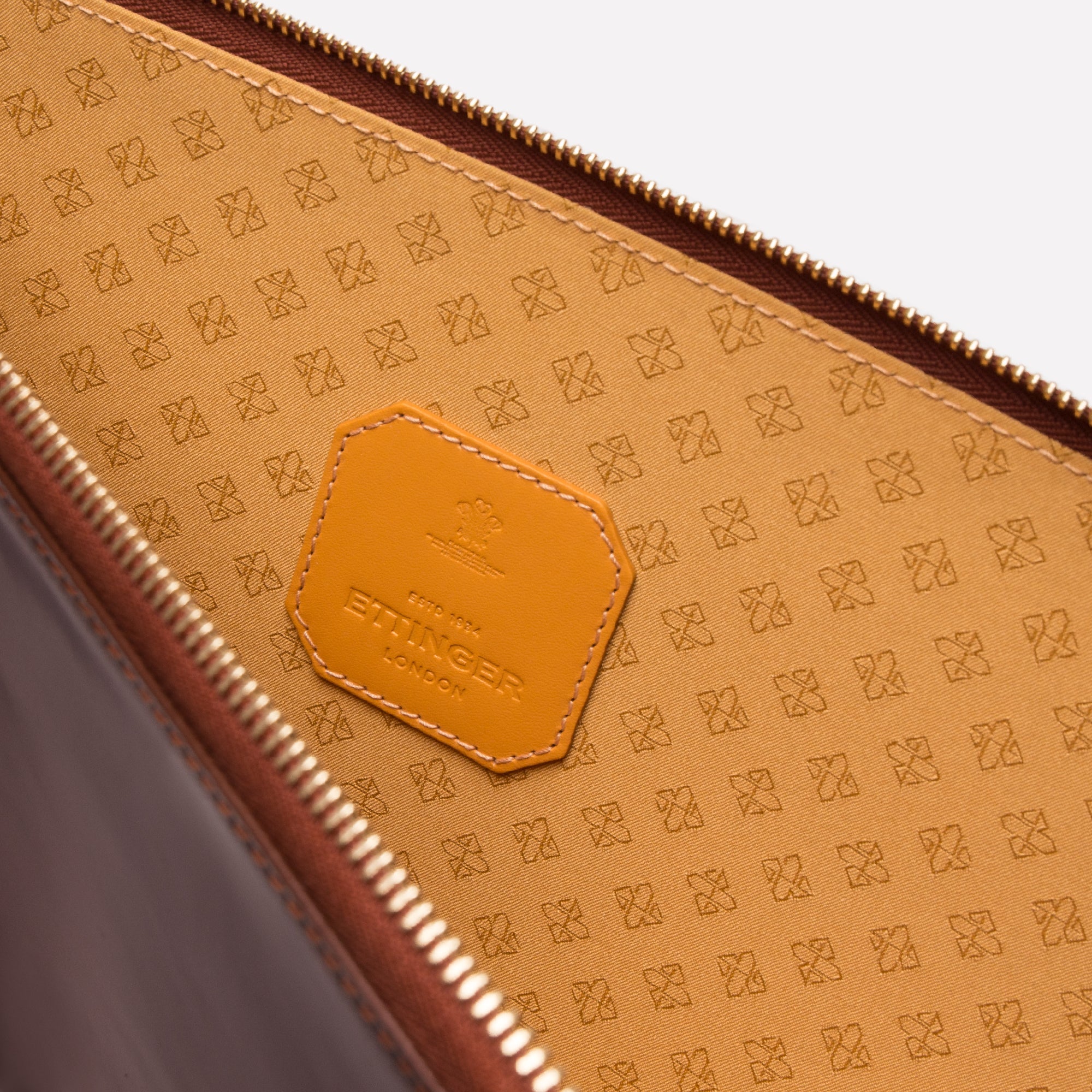 Bridle Hide Medium Zip Pouch - Image 30