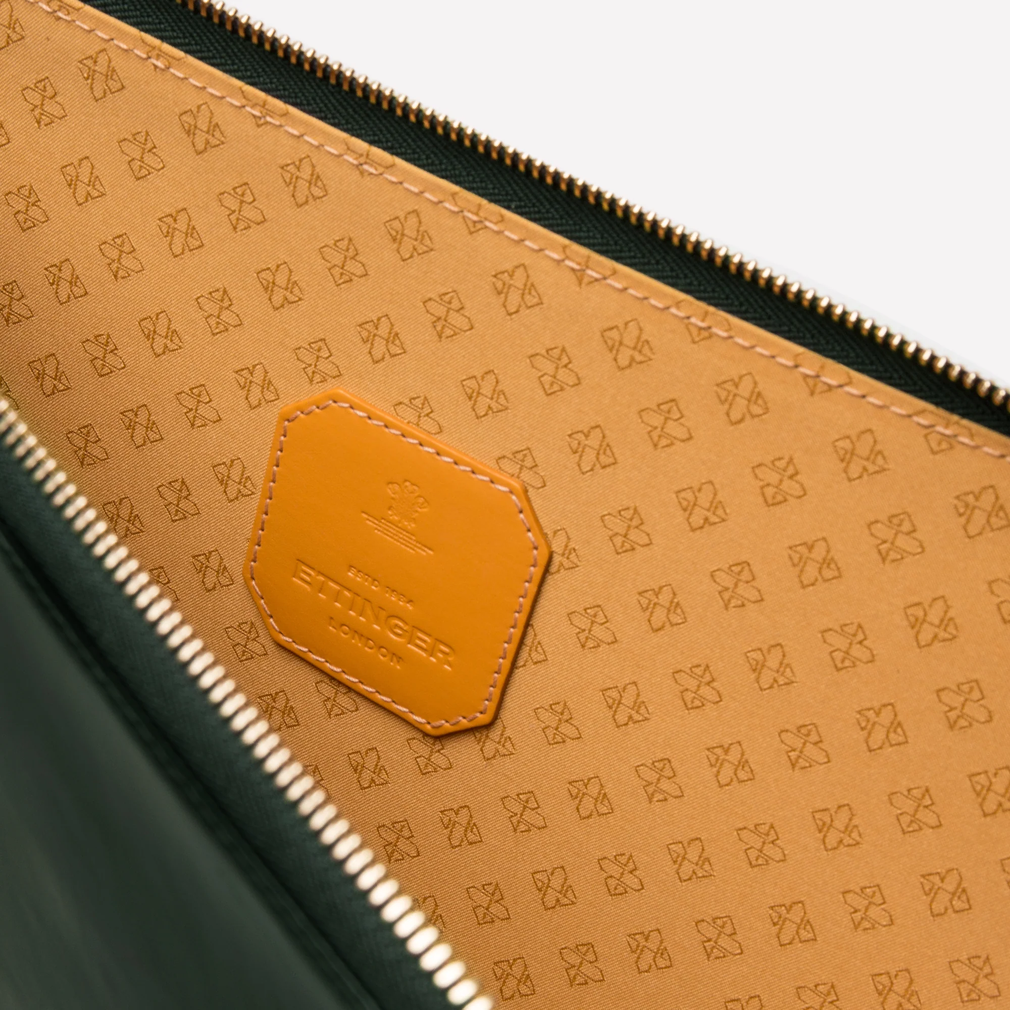 Bridle Hide Medium Zip Pouch - Image 35