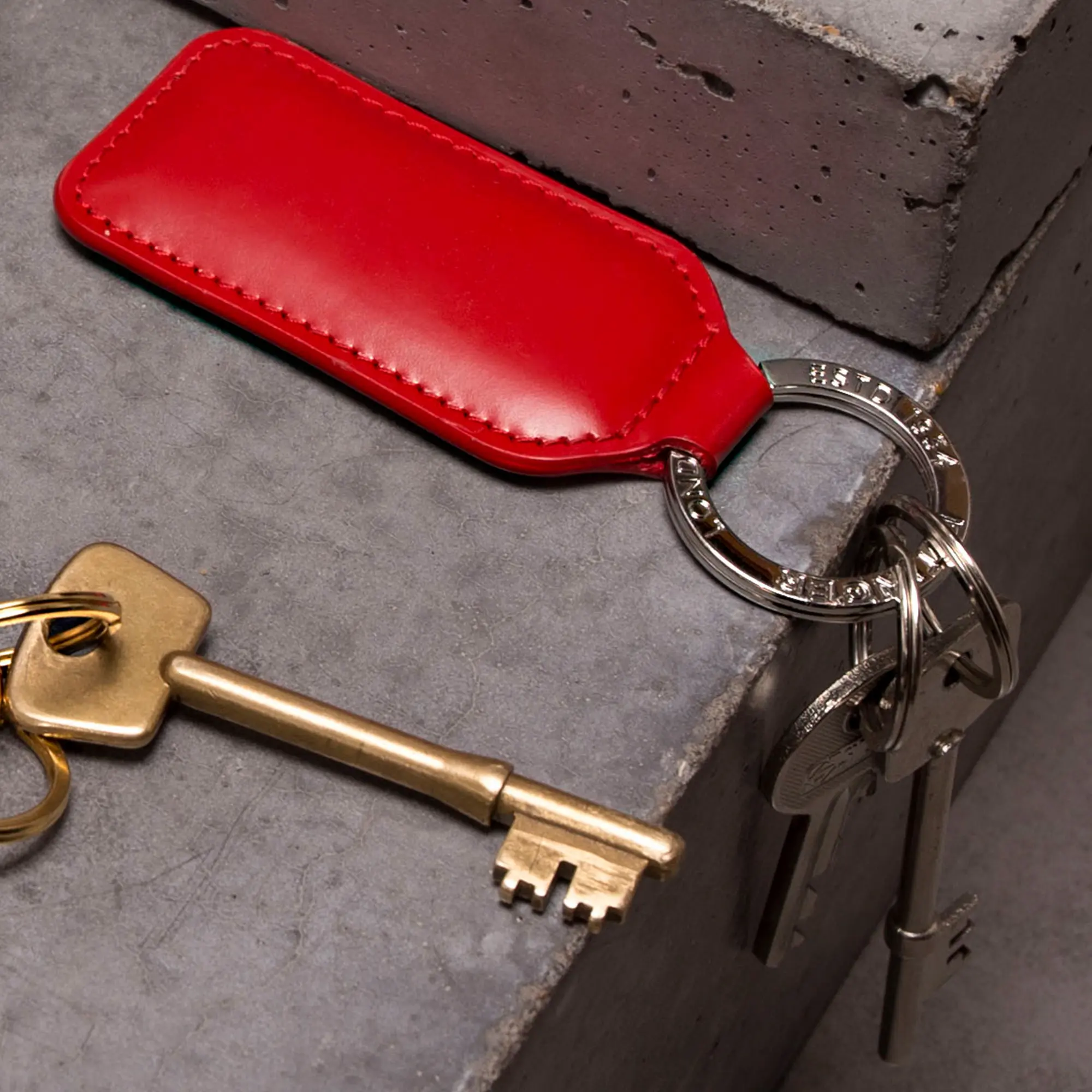 Bridle Hide Rectangular Key Ring - Image 13