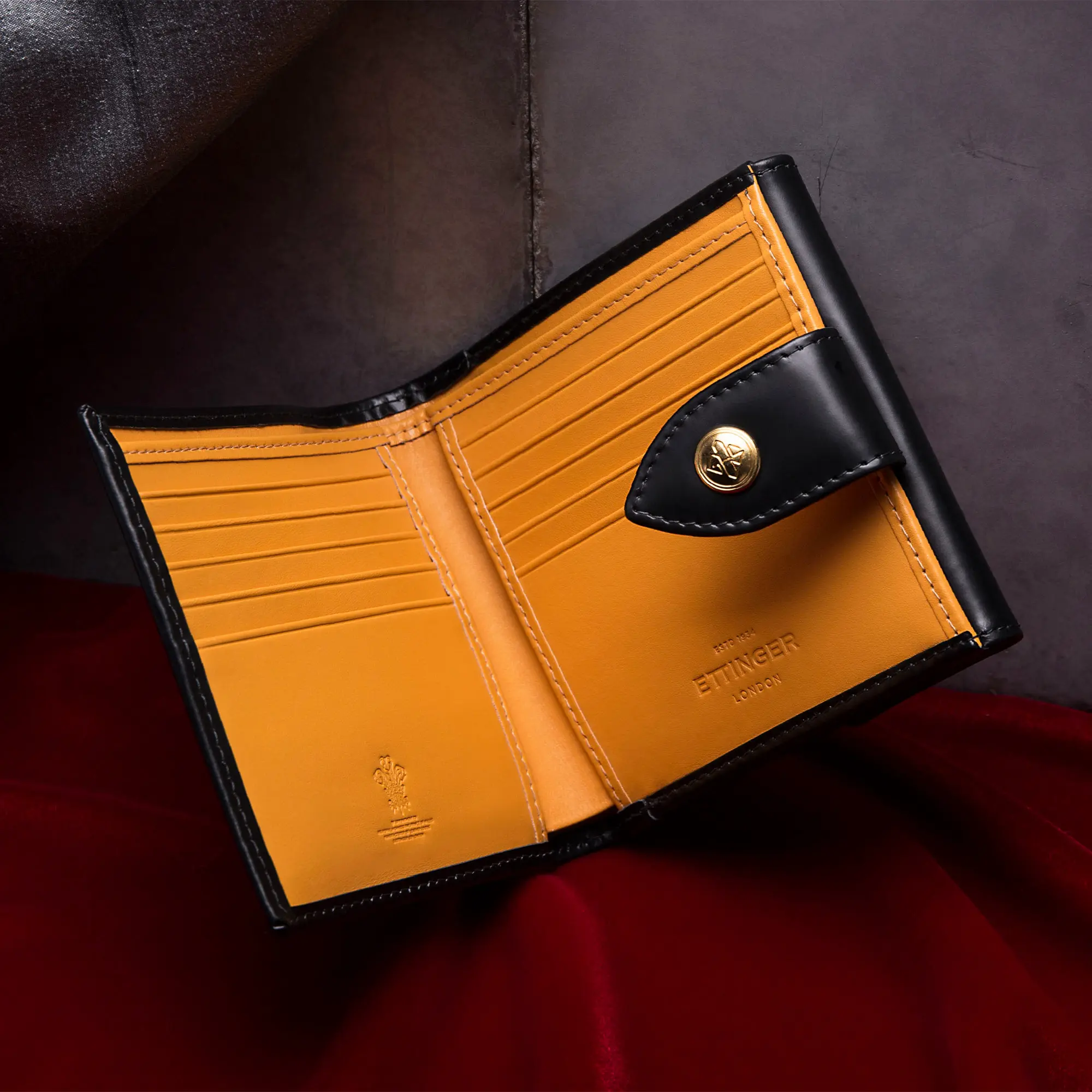 Bridle Hide Tab Wallet with 10 C/C & Purse - Image 21