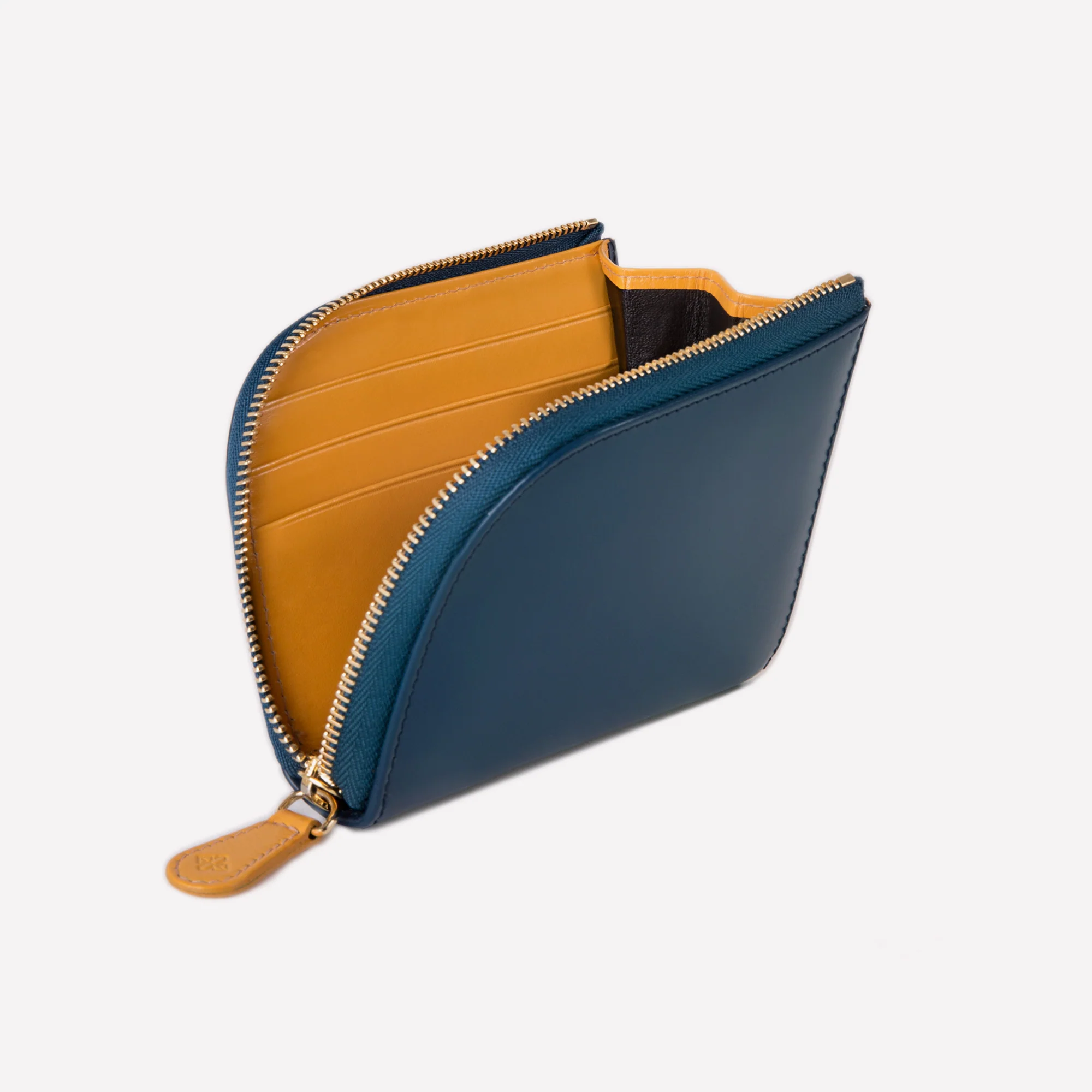 Bridle Hide Zipped Curved Wallet with Key Strap - Image 11