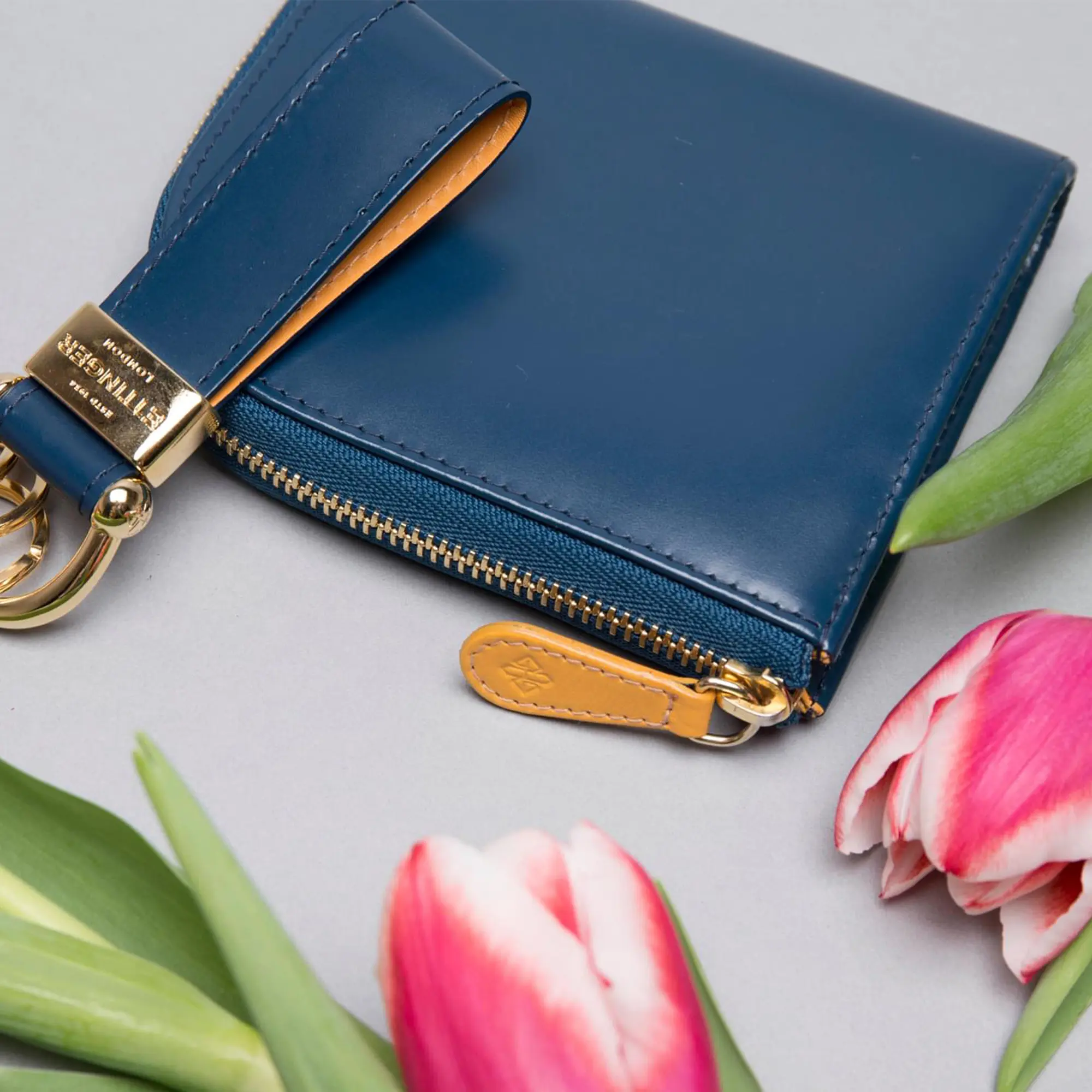 Bridle Hide Zipped Curved Wallet with Key Strap - Image 13