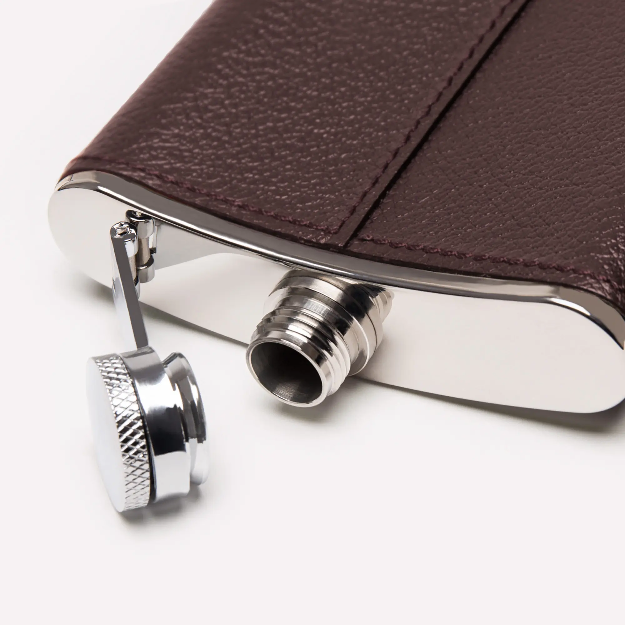 Campbell's of Beauly x Ettinger 6oz Hip Flask - Image 3