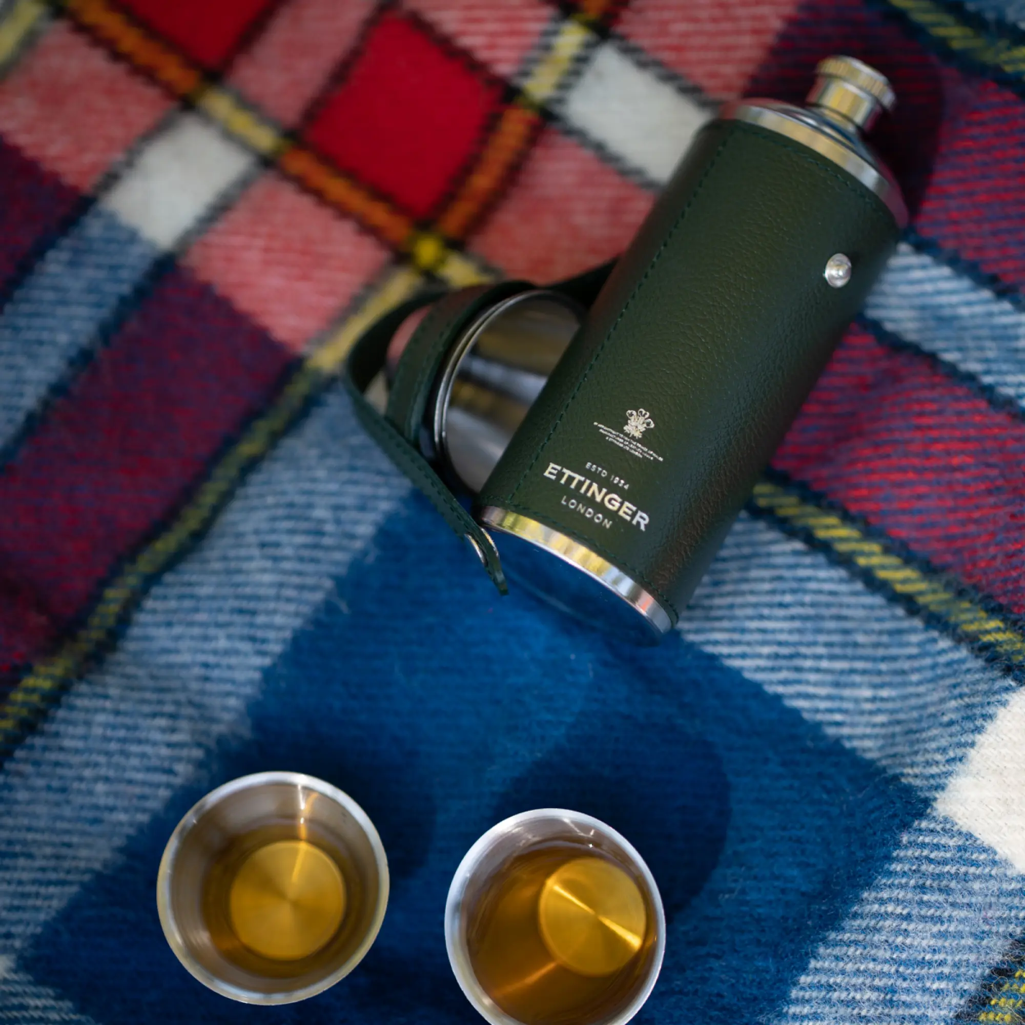 Capra 8oz Hunter Flask with 4 Cups - Image 8
