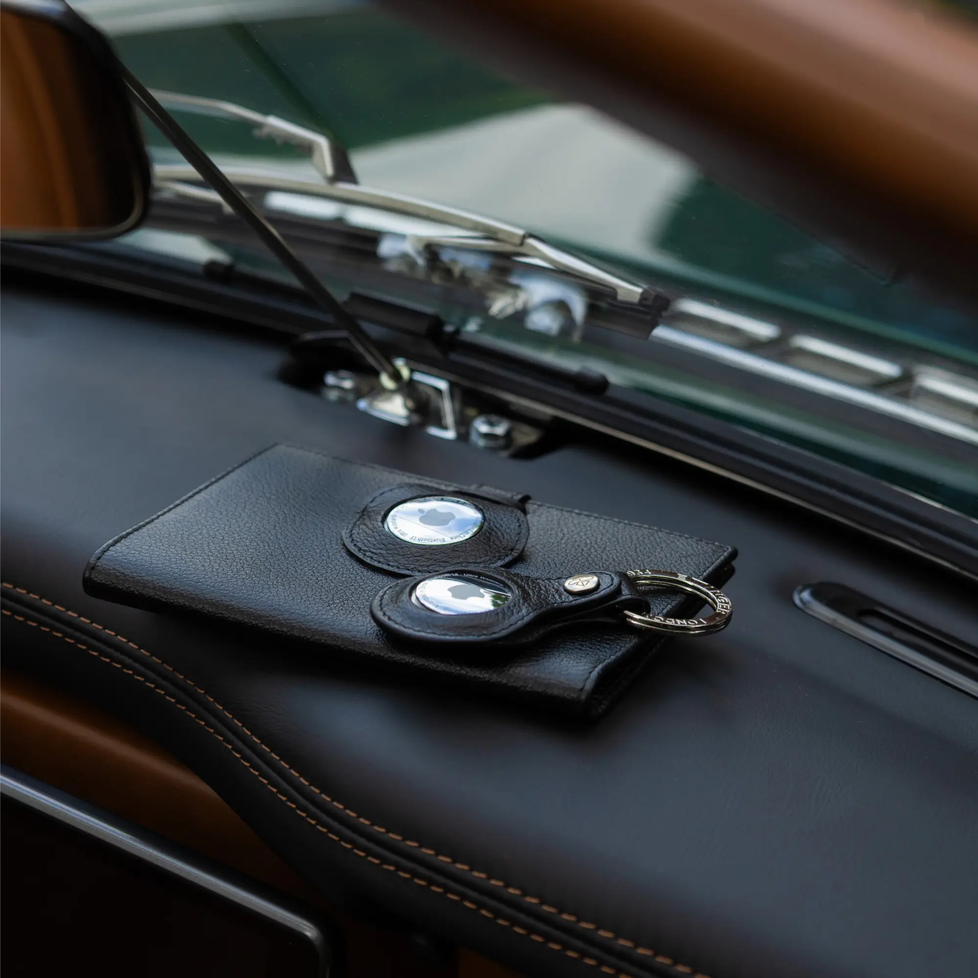 Capra AirTag Passport Case - Image 10