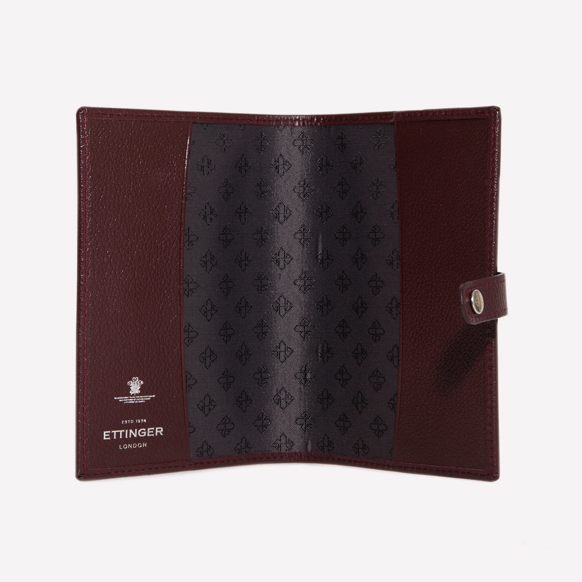 Capra AirTag Passport Case - Image 18