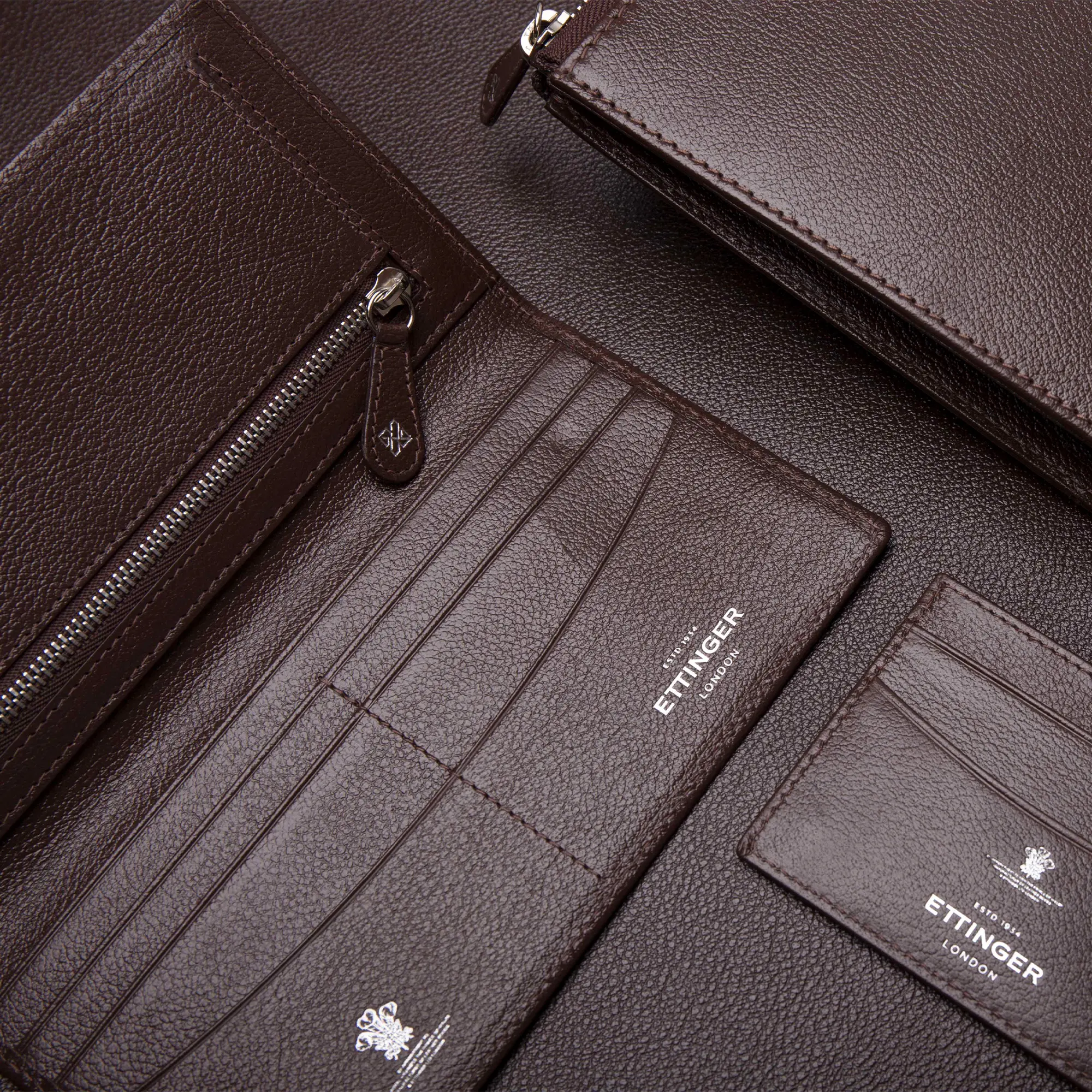 Capra Long Wallet With Zipped Pocket - Image 7