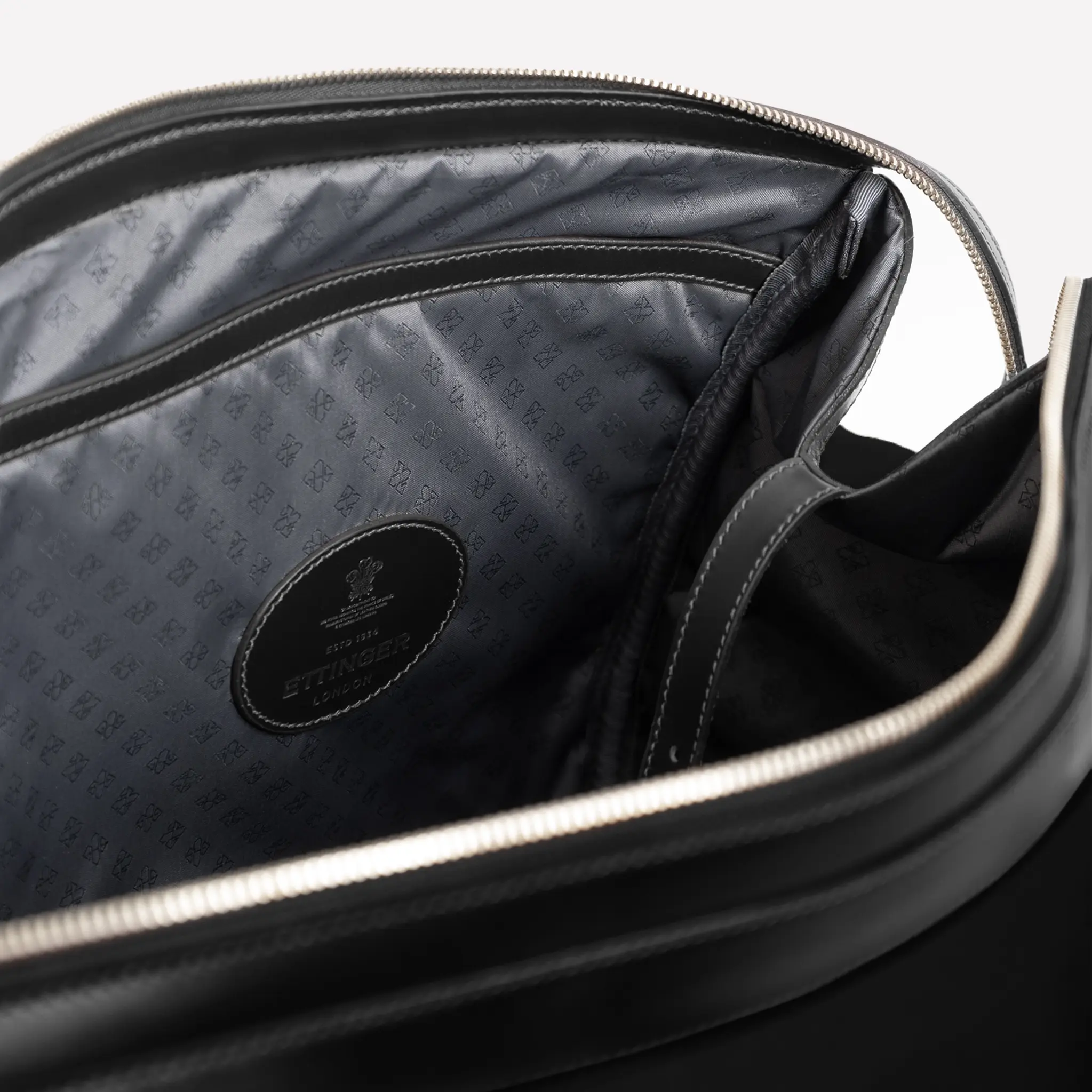 Pursuits Cotswold Weekend Bag - Image 14